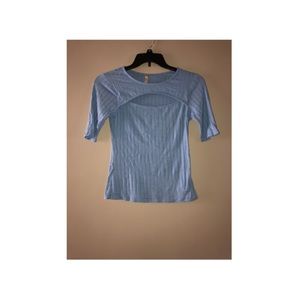 Medium sleeved blue shirt, thin stripes